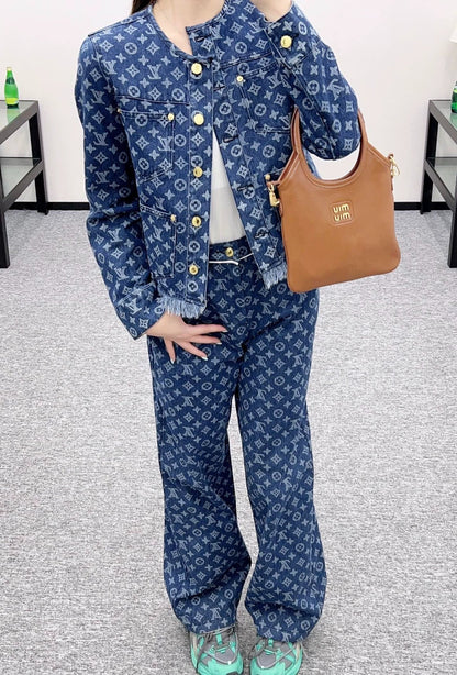 L 25 Jacquard denim jacket and trousers set.