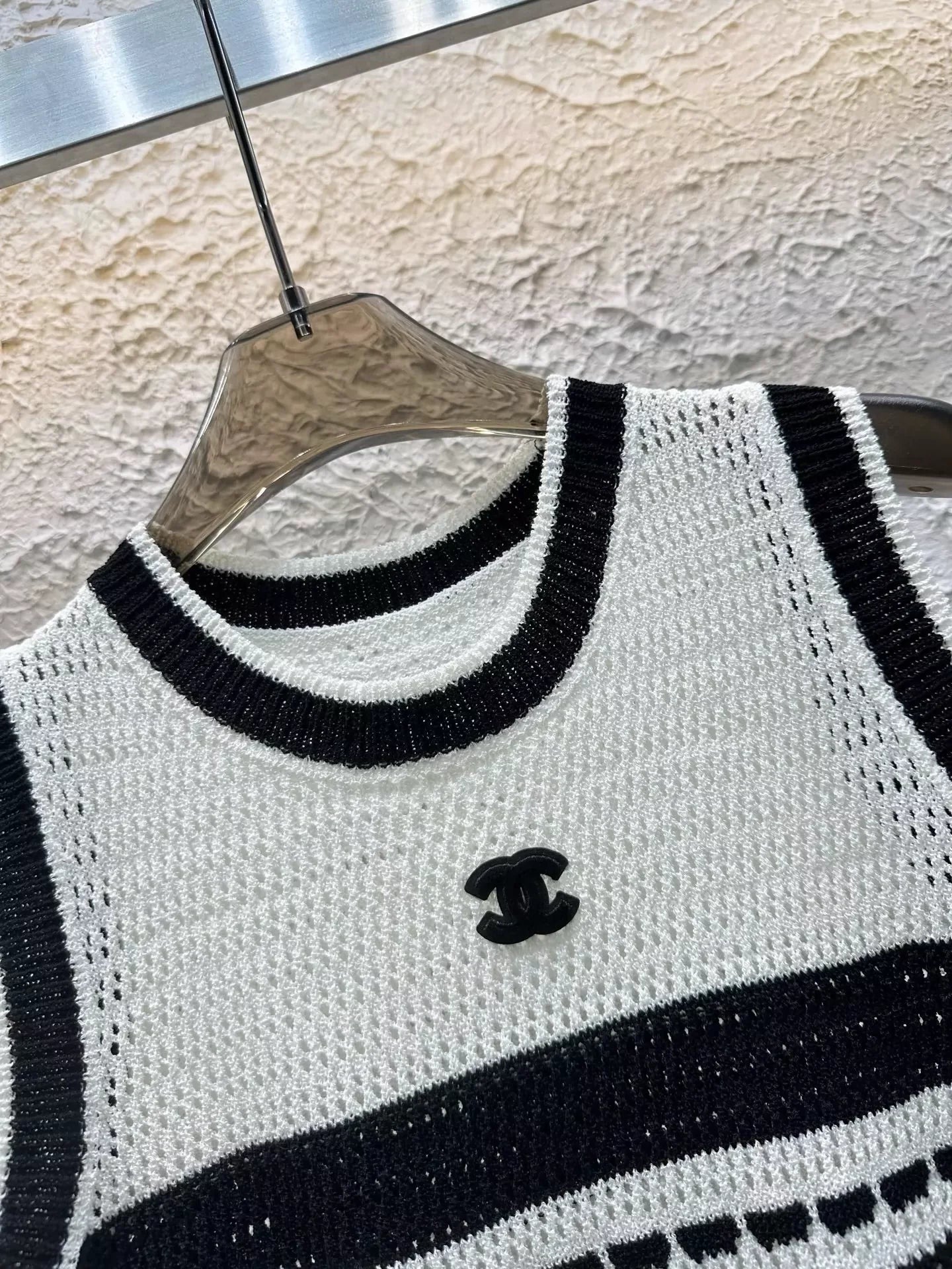 25 Summer New Hollow Knitted Vest