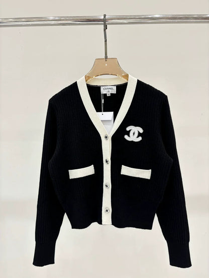 C 25 Spring and Summer new V-neck letter logo patch hemming knitted cardigan