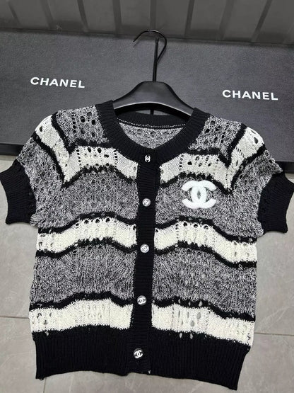 25 new black and white short-sleeved cardigan