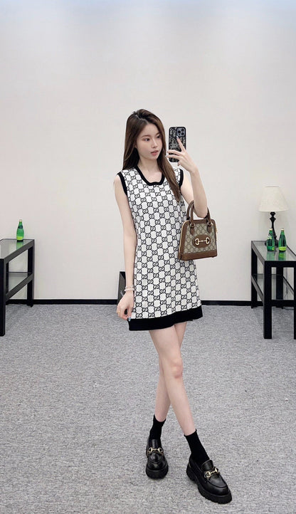 G 25 Reversible jacquard knitted vest dress