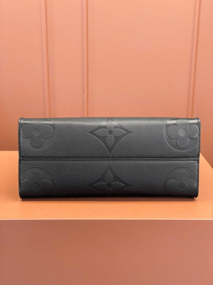 OnTheGo MM Monogram Empreinte Leather
