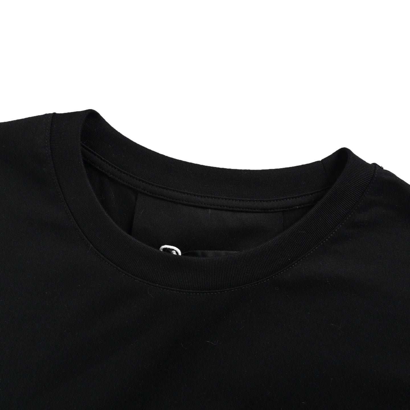 embroidered letter logo short sleeves