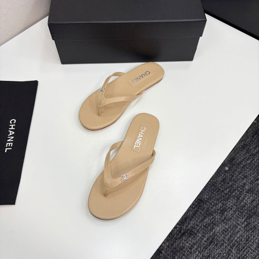 Crystal Logo Thong Sandal Beige Sheepskin 352476