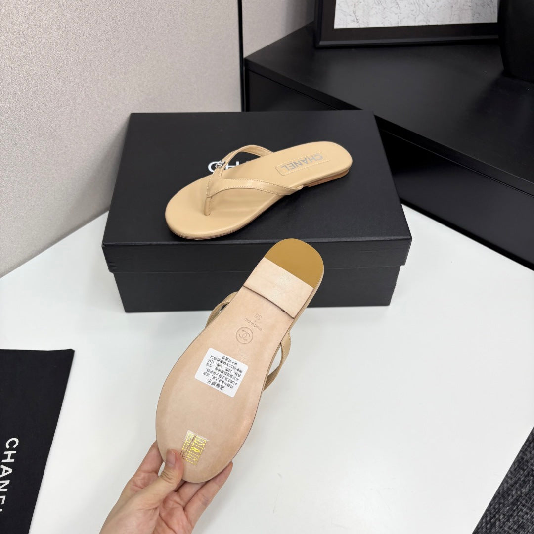 Crystal Logo Thong Sandal Beige Sheepskin 352476