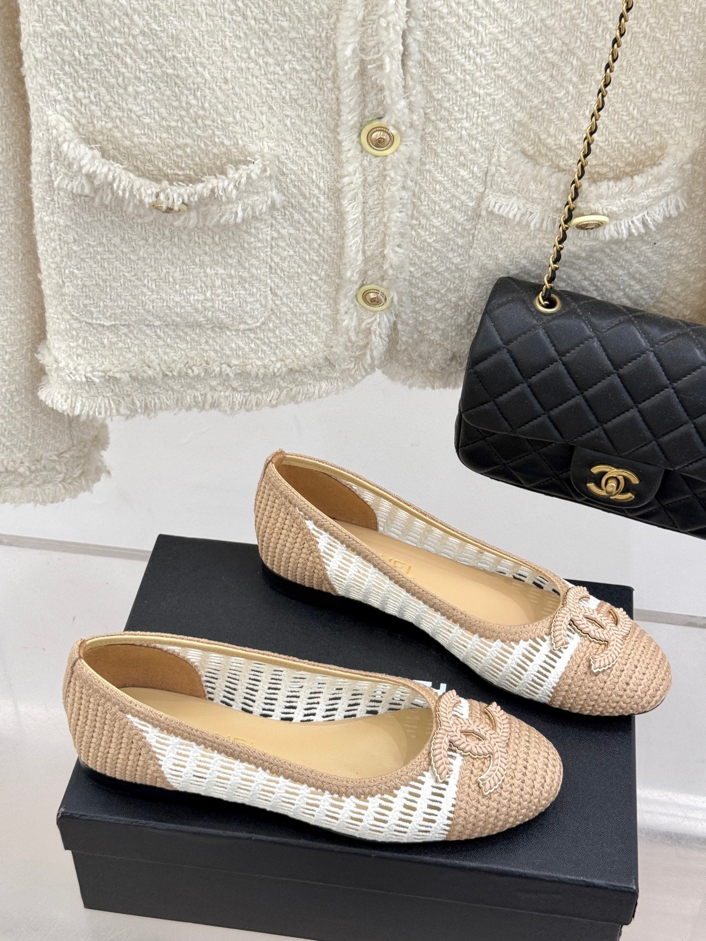 25P Hollow Double C Ballet Flats 15mm Beige White Raffia 265641