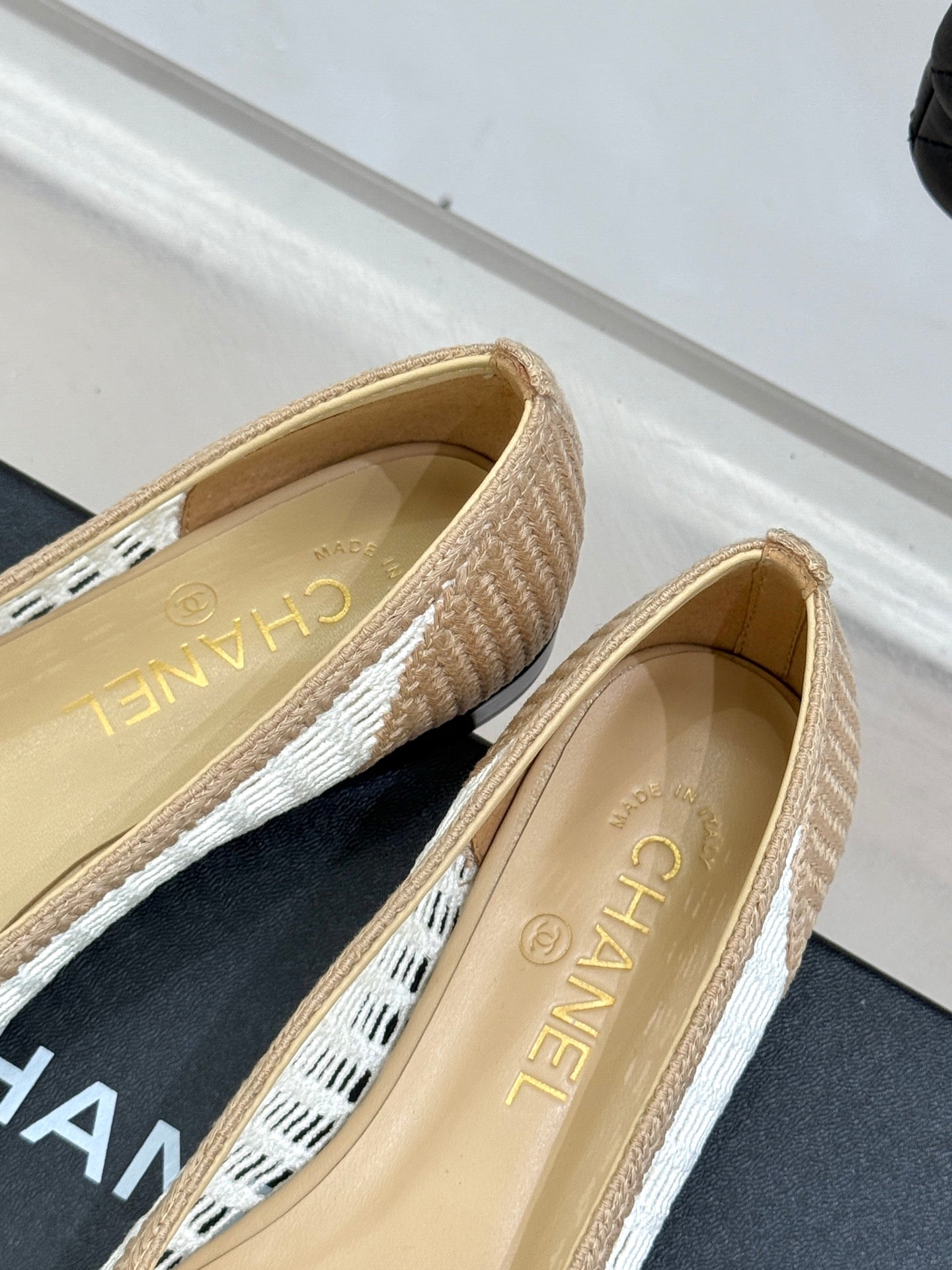 25P Hollow Double C Ballet Flats 15mm Beige White Raffia 265641