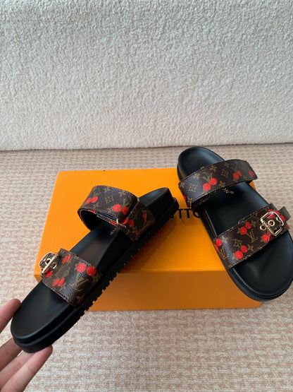 Bom Dia Flat Comfort Mule  x TM Brown Sheepskin Mix Cherry Motif 319378