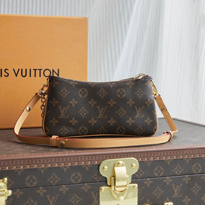 POCHETTE 24 IN BROWN MONOGRAM CANVAS GOLD HARDWARE