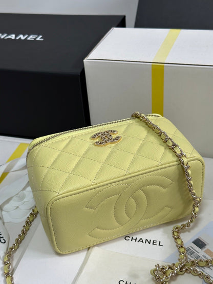 25C Vanity Case 17cm Yellow Caviar Leather Heart Rhinestone Light Gold Hardware 243418