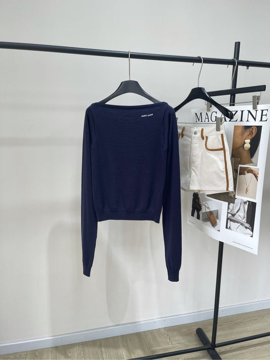 M 25 navy blue long-sleeved sweater with one-shoulder collar