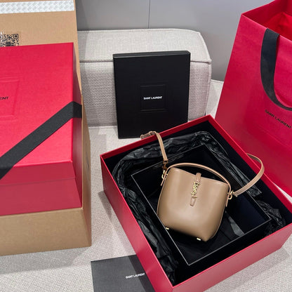 37 Bucket Bag 15cm Beige Gold Cowhide
