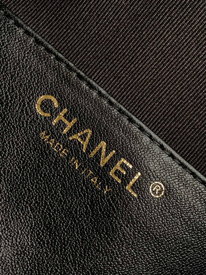 25 BACKPACK IN BLACK CALFSKIN GOLD HARDWARE
