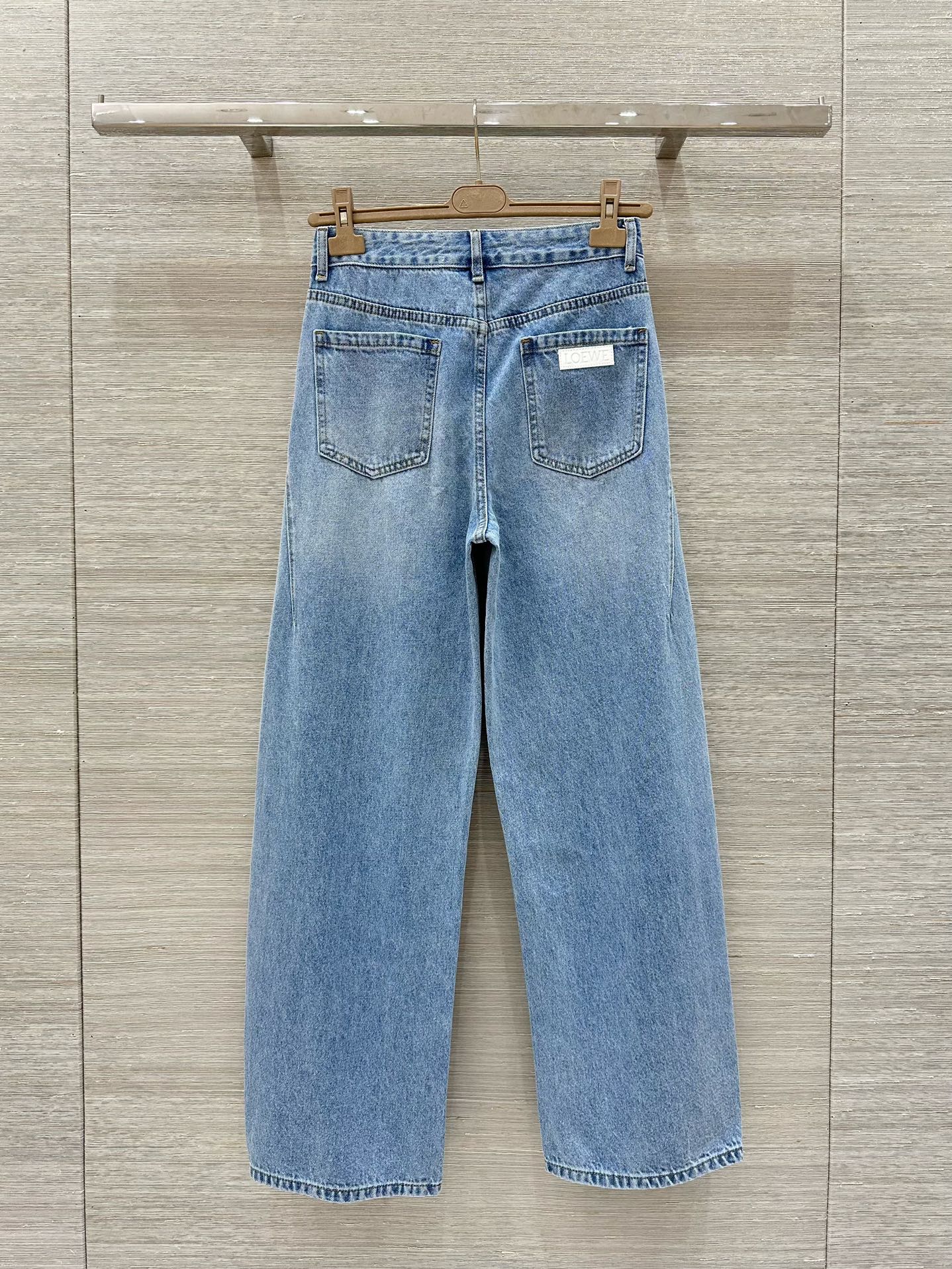 25 Pocket Embossed Letter Straight Jeans Blue Cotton