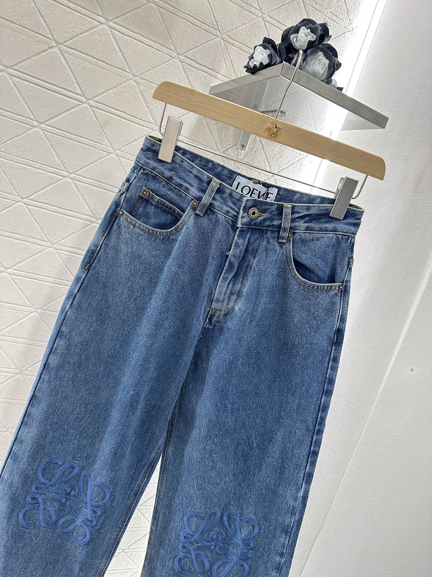 2025 new products Jeans