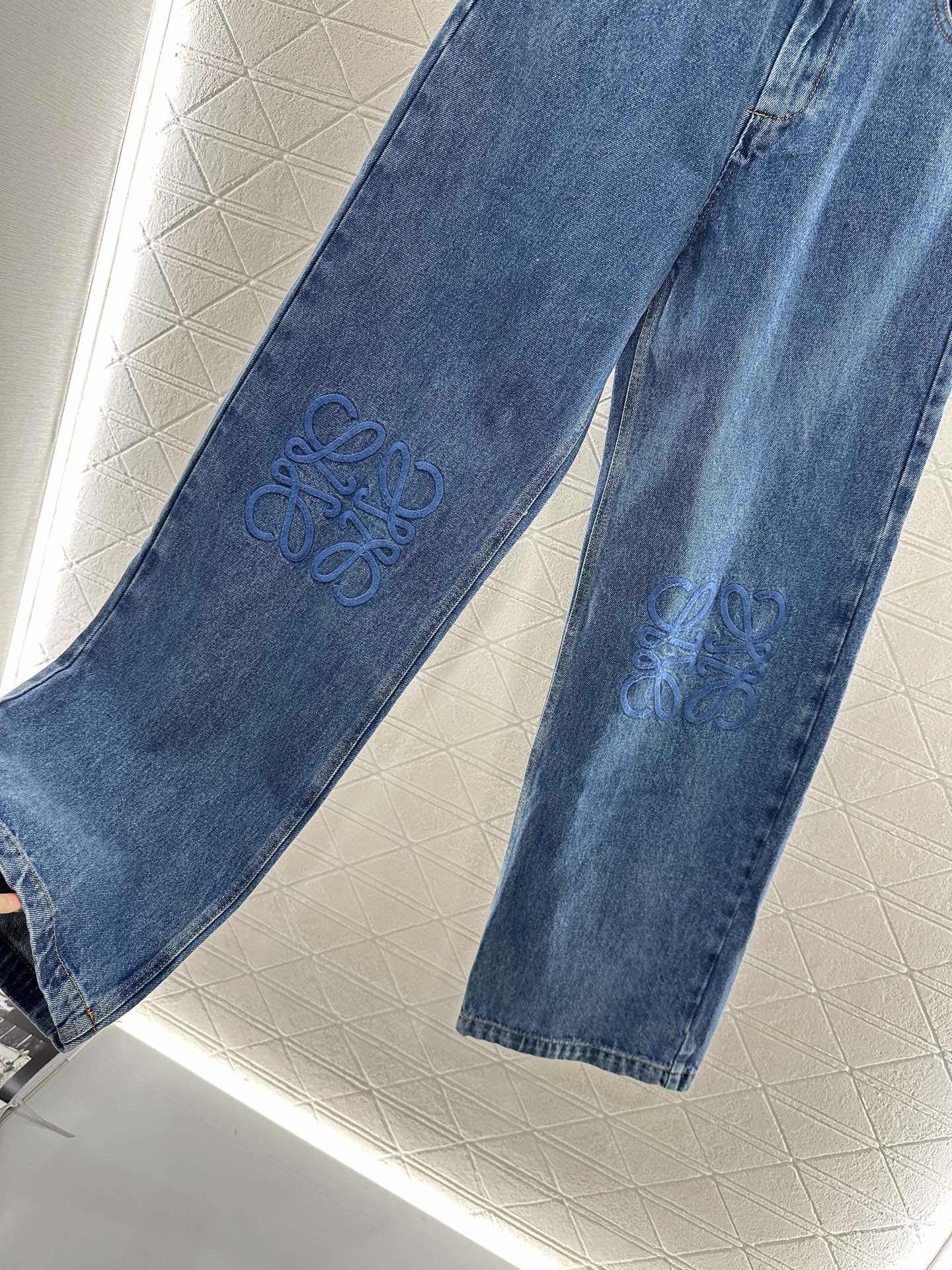 2025 new products Jeans