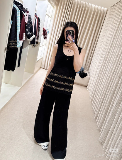 25 new product Embroidered knitted vest