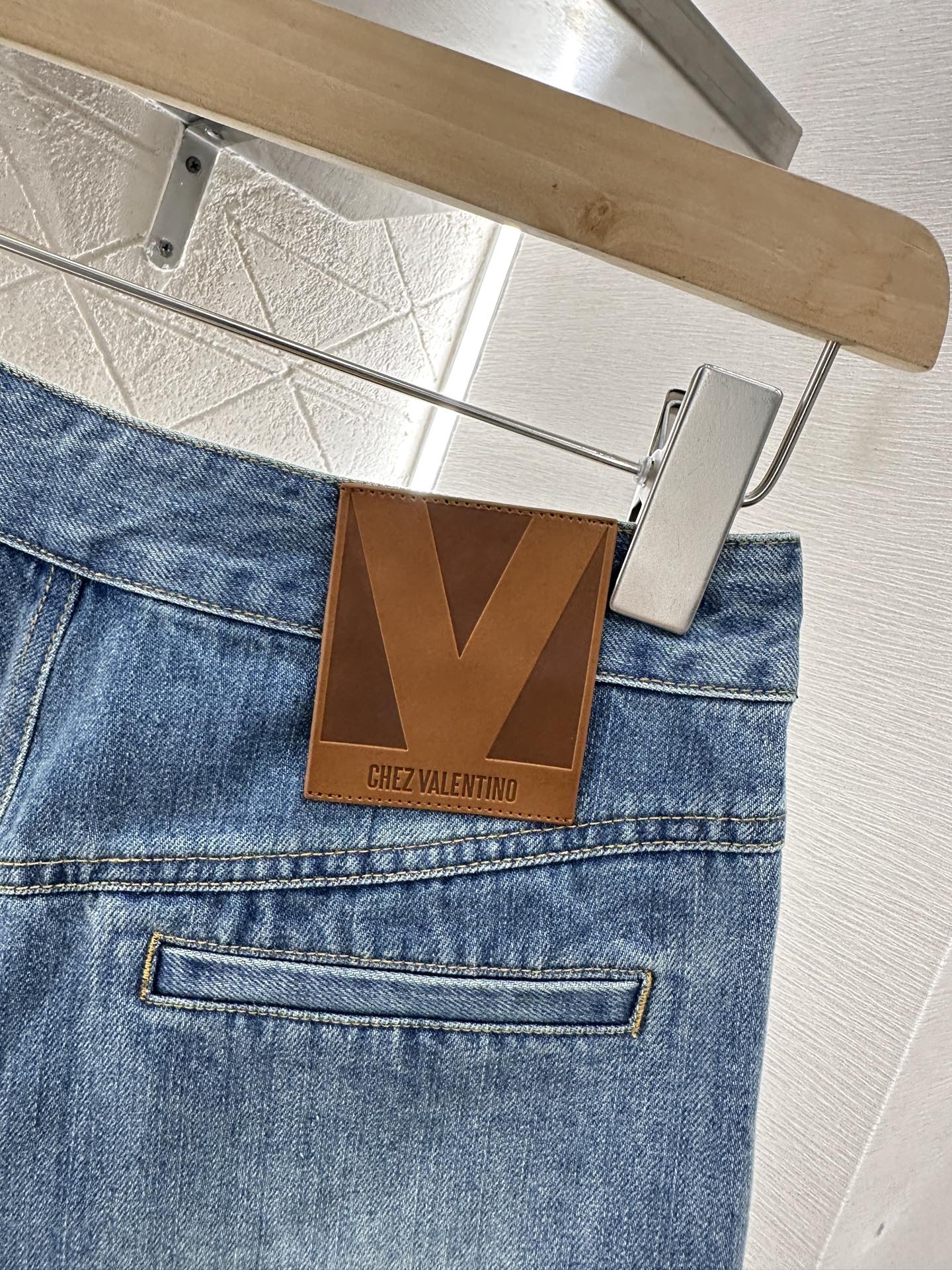 V 2025 new products Denim pocket shorts