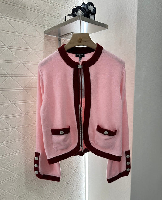 25 new products Knitted cardigan