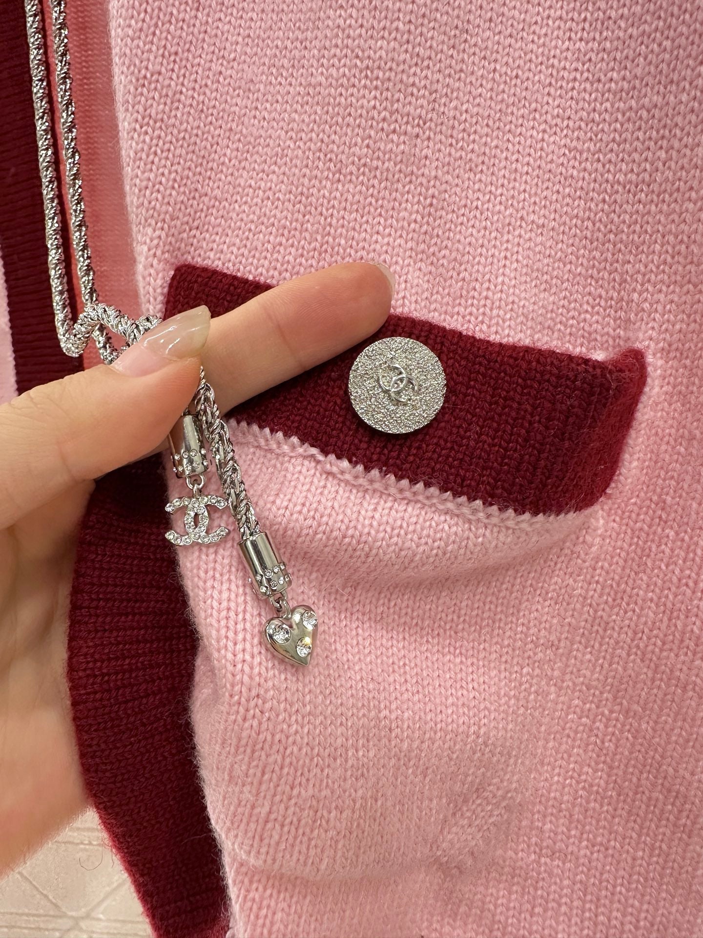 25 new products Knitted cardigan
