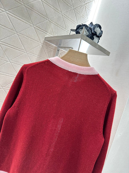 25 new products Knitted cardigan