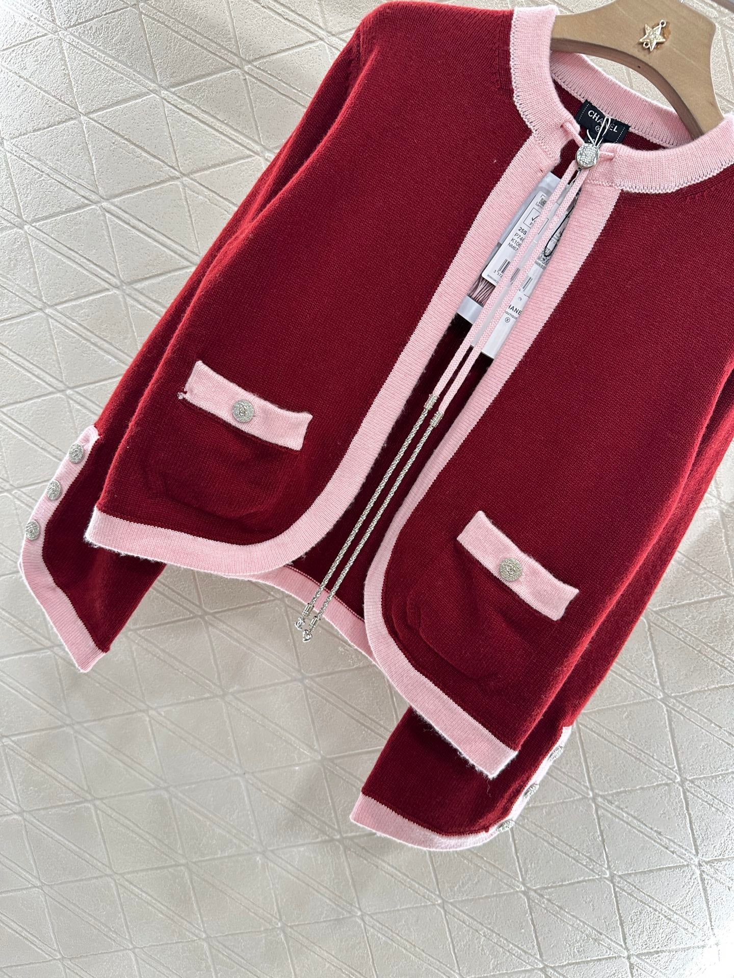 25 new products Knitted cardigan