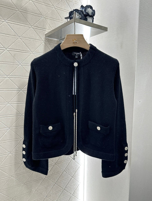 25 new products Knitted cardigan