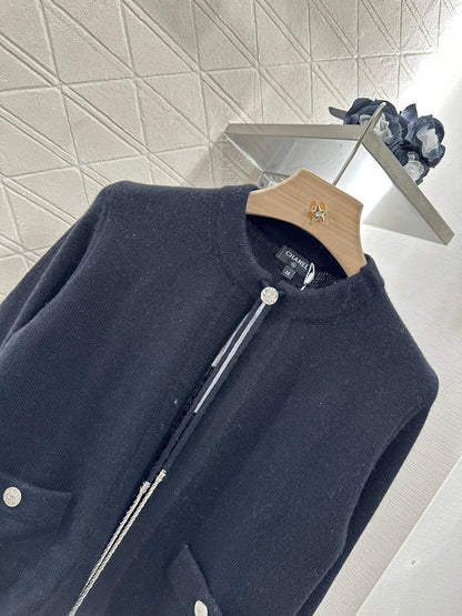 25 new products Knitted cardigan