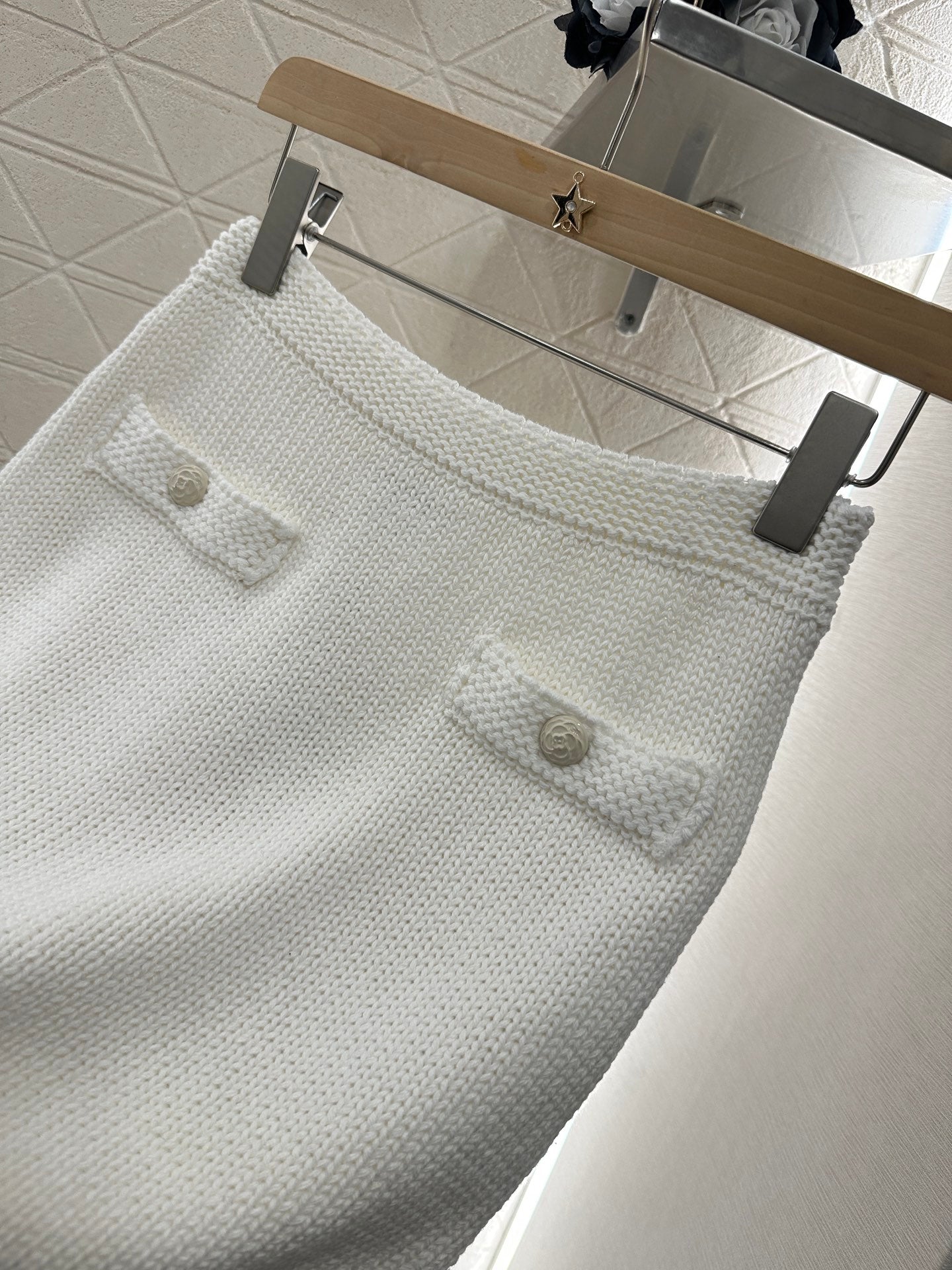 25 new products Cardigan and skirt set
