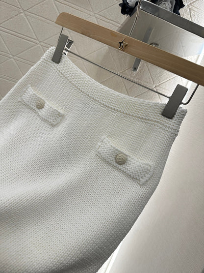 25 new products Cardigan and skirt set