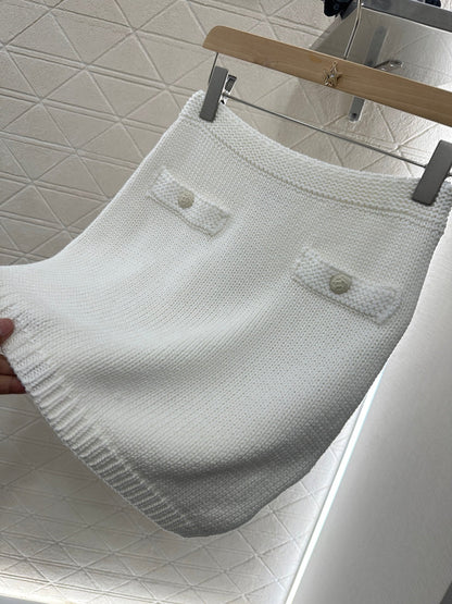 25 new products Cardigan and skirt set