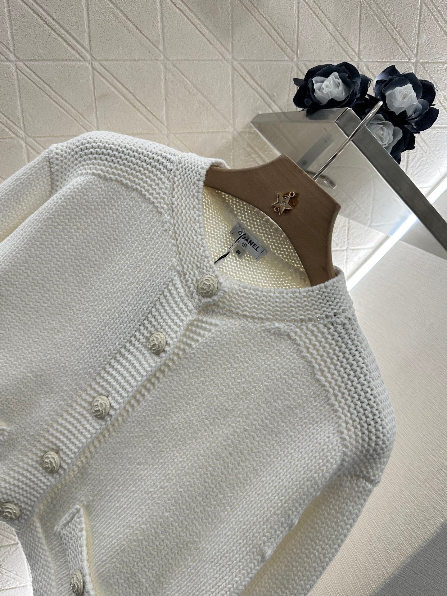 25 new products Cardigan and skirt set