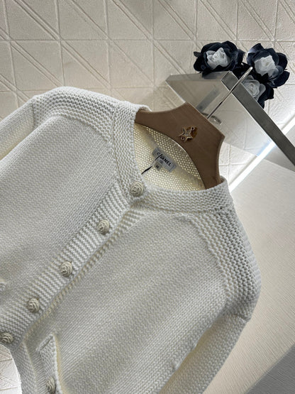 25 new products Cardigan and skirt set