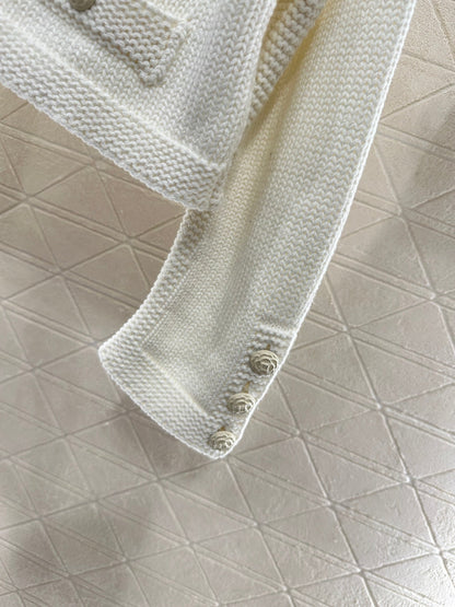 25 new products Cardigan and skirt set