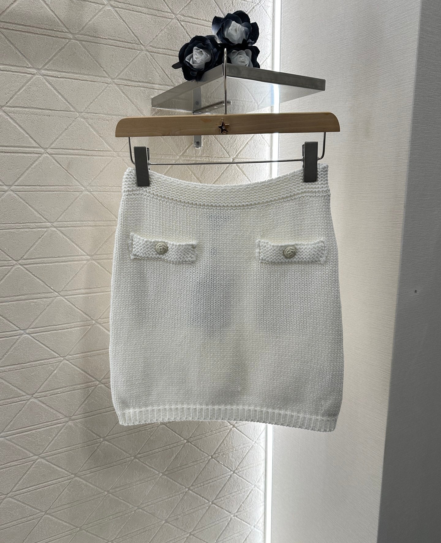25 new products Cardigan and skirt set