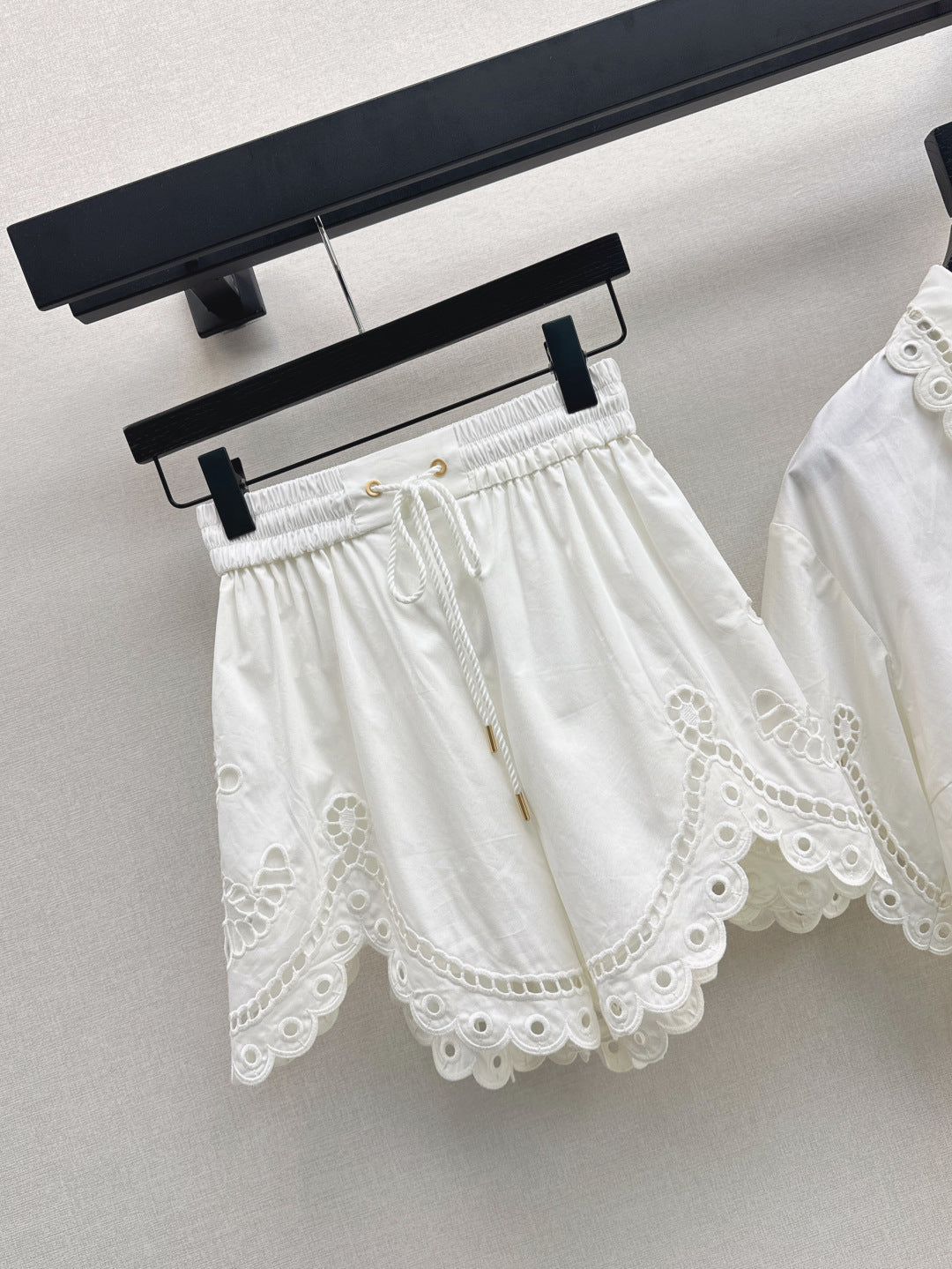 25ss embroidered short