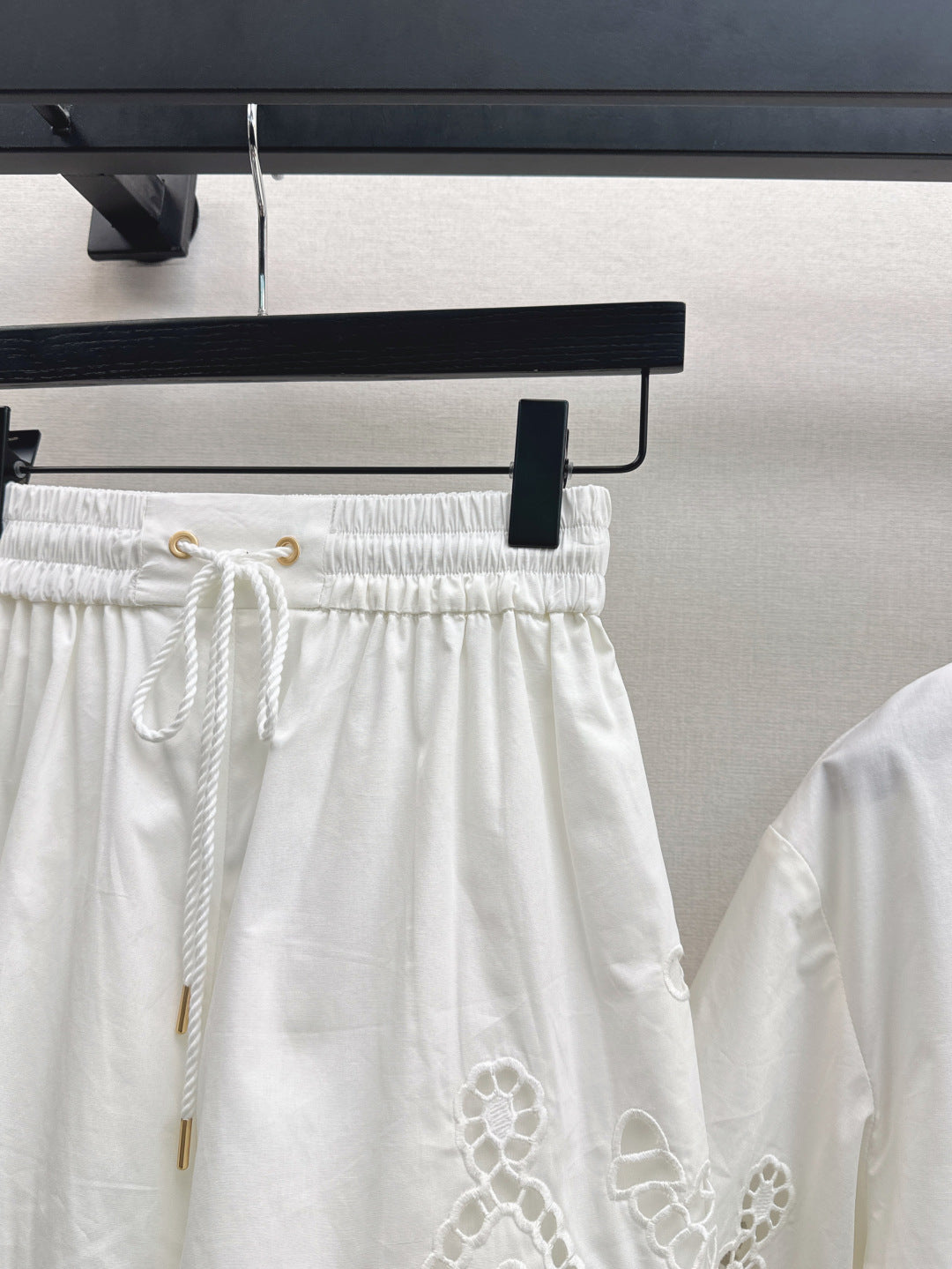25ss embroidered short