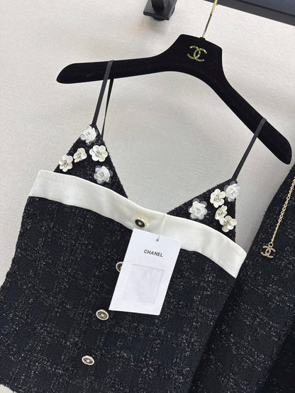 C 25 3D flower decorated sling