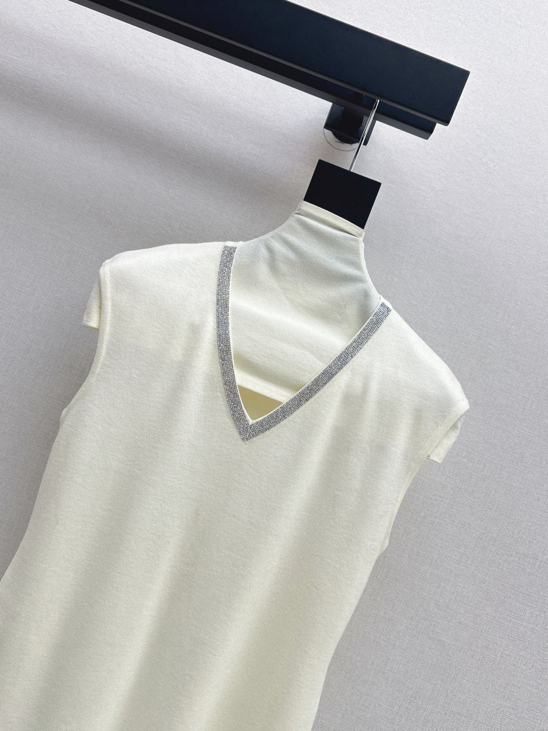 25fw v-neck vest
