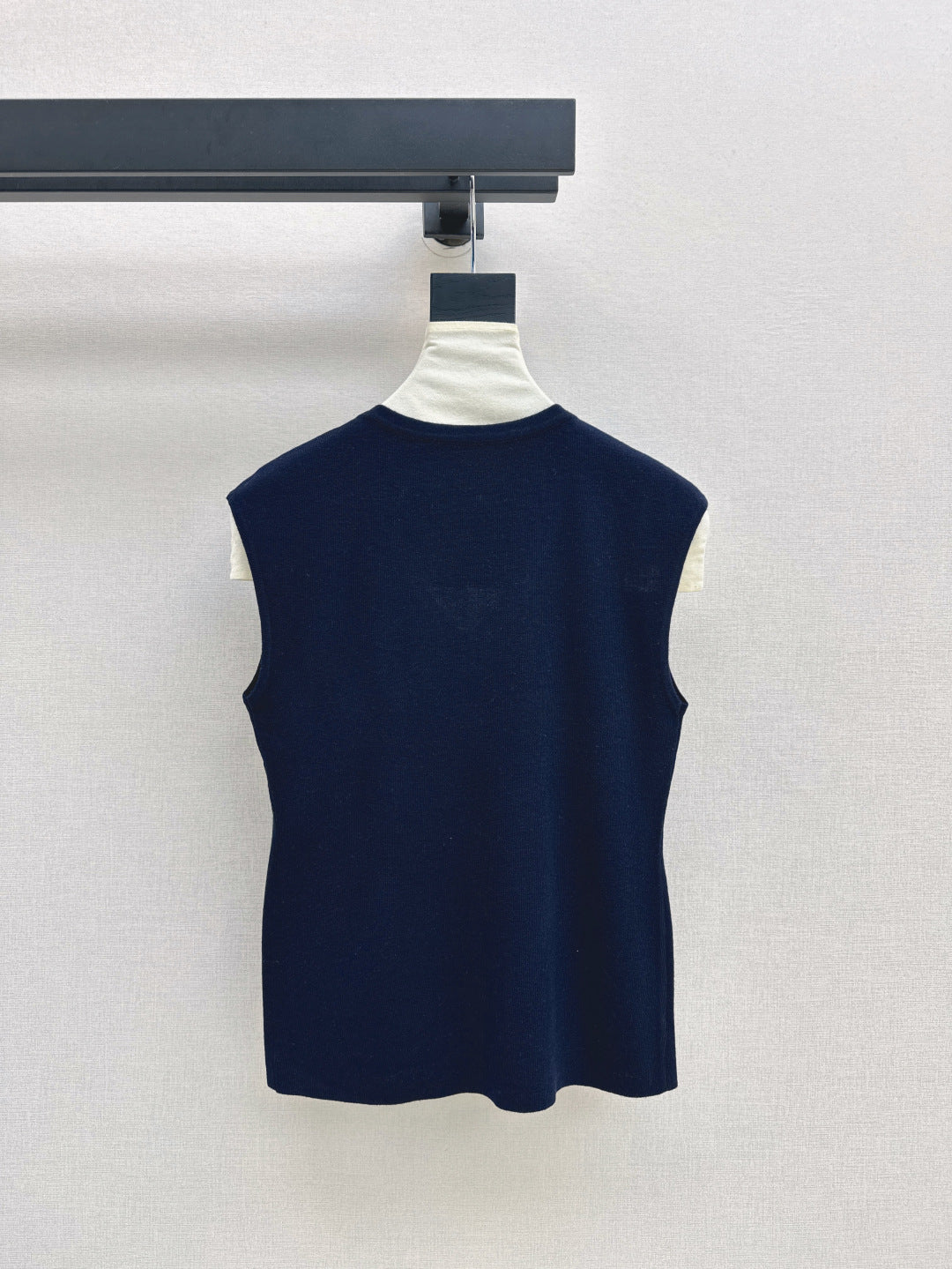 25fw v-neck vest